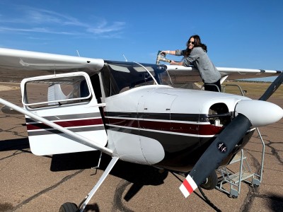 DawnelleFillingUpCessna170b.jpg